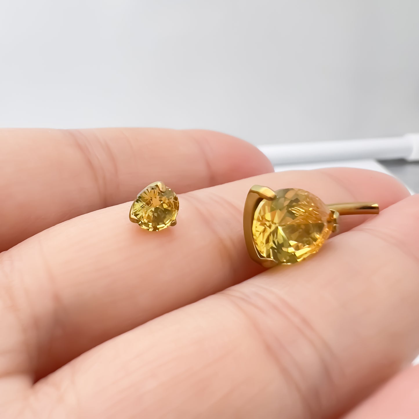 limerencia G23 Titanium Belly Button Rings hypoallergenic medical implant grade 14G Teardrop CZ Belly Navel Rings Piercing Belly Bars(Water drop belly button ring) (Gold + Yellow)