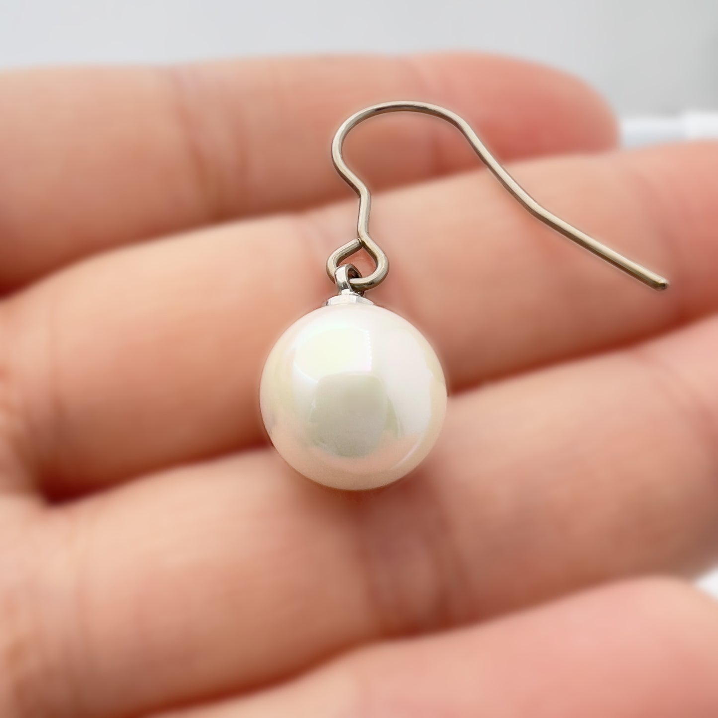Titanium Dangle Earrings, Shell Pearl Drop Earrings, 10mm Lightweight Drop Earrings Hypoallergenic for Sensitive Ears Women Girls