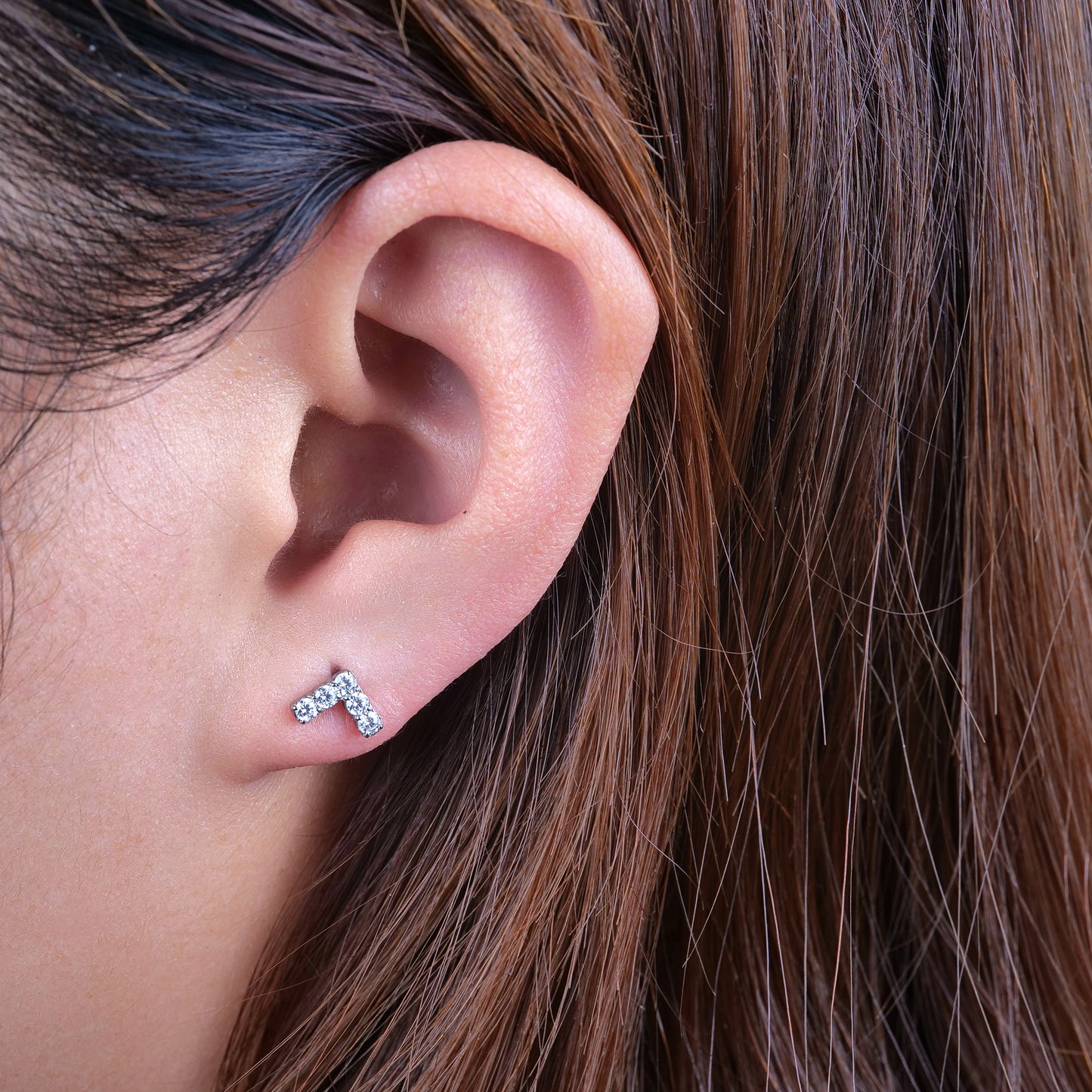limerencia Pure Titanium F136 Hypoallergenic Piercing Jewelry,Flat Back Internally Threaded Stud Earring 18g for Cartilage/Tragus/Helix/Conch/Nose/Lip (V 1pc)