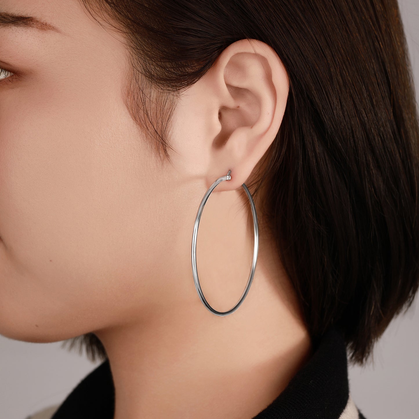 TitanHeart Titanium Hoop Earrings Hypoallergenic - Implant Grade Pure Titanium G23 Lightweight Big Hoops for Women Sensitive Ears (30mm)