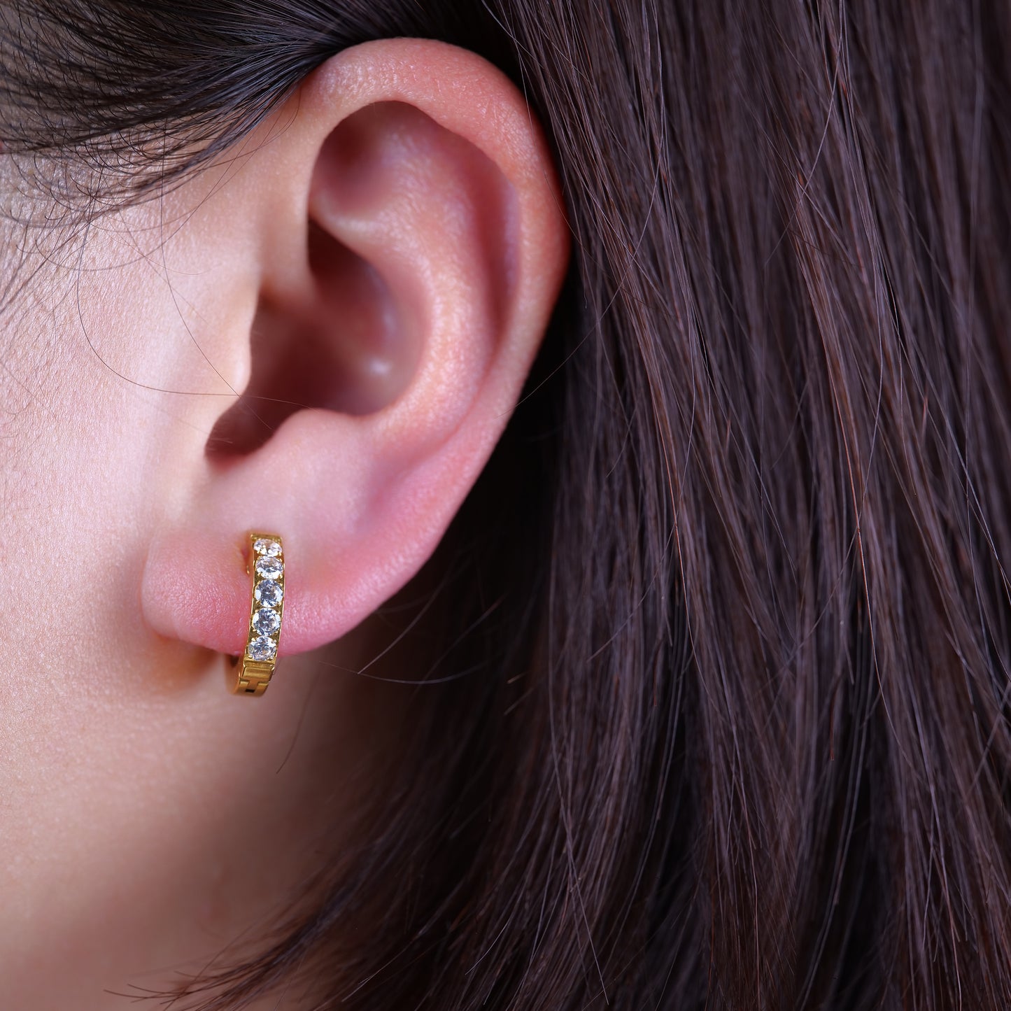 Limerencia Hypoallergenic Implant Grade Titanium G23 Huggie Hoop Earrings, 5A Cubic Zirconia Pure Titanium F136 Hoops for Women Sensitive Ears (Gold)