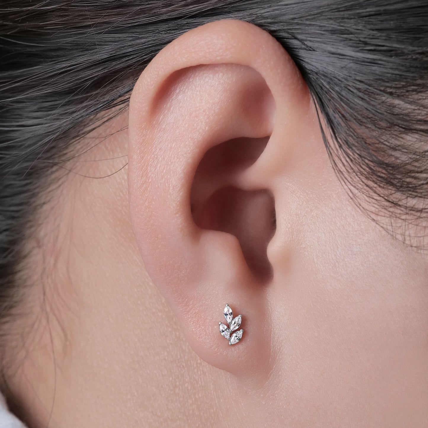 limerencia Pure Titanium F136 Hypoallergenic Piercing Jewelry,Flat Back Internally Threaded Stud Earring 18g for Cartilage/Tragus/Helix/Conch/Nose/Lip (Leaf 1pc)