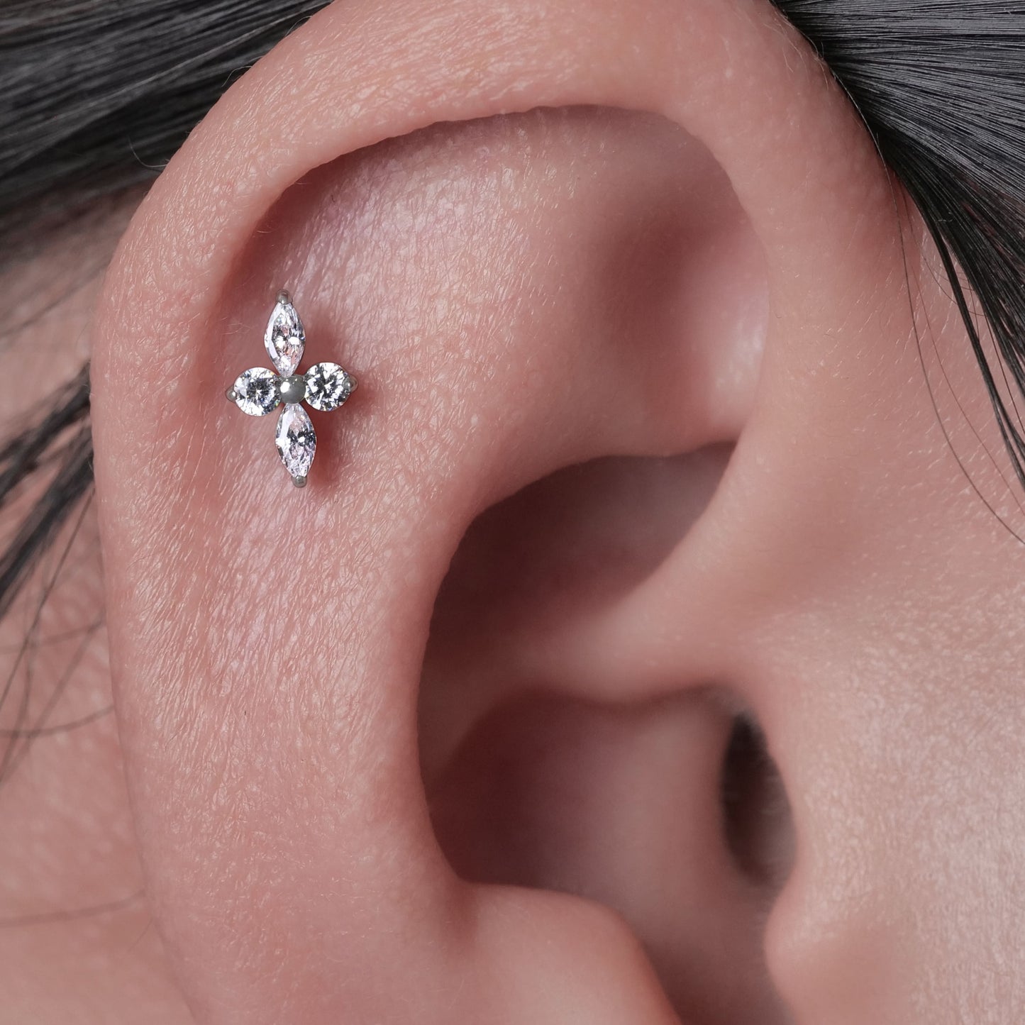 limerencia Pure Titanium F136 Hypoallergenic Piercing Jewelry,Flat Back Internally Threaded Stud Earring 18g for Cartilage/Tragus/Helix/Conch/Nose/Lip (flower 1pc)