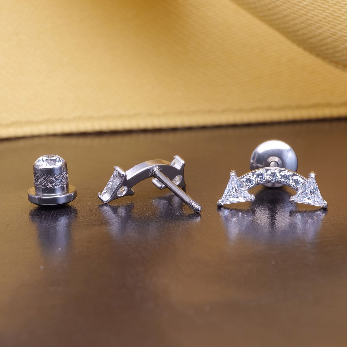 Limerencia Pendientes Hipoalergénicos de Titanio Grado Implante G23 con Cierre de Rosca para Tragus 20G Helix F136 Poste de Piercing para Orejas Sensibles Cartílago (Escalador Trepador)