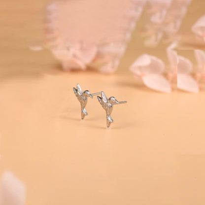 Limerencia Hypoallergene G23 Ohrstecker aus reinem Titan für Damen | Fliegender Kolibri | Süßer Vogel | Liebliches Tier | F136 Implantat-Grad Ohrlochstechen Ohrschmuck Zartes Geschenk (Silber)