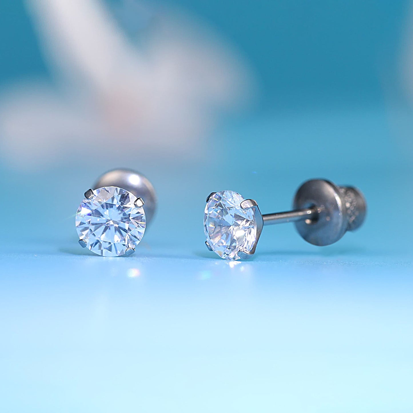 Orecchini a perno in titanio G23 ipoallergenici Limerencia da donna, zircone cubico 5A, chiusura a vite elica, piercing titanio medicale F136 per orecchie sensibili (zircone bianco)