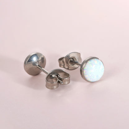 Limerencia Ohrringe aus reinem Titan, hypoallergen | Opal-Ohrstecker | Minimalistisch, Implantatqualität | Für empfindliche Ohren, filigraner Schmuck