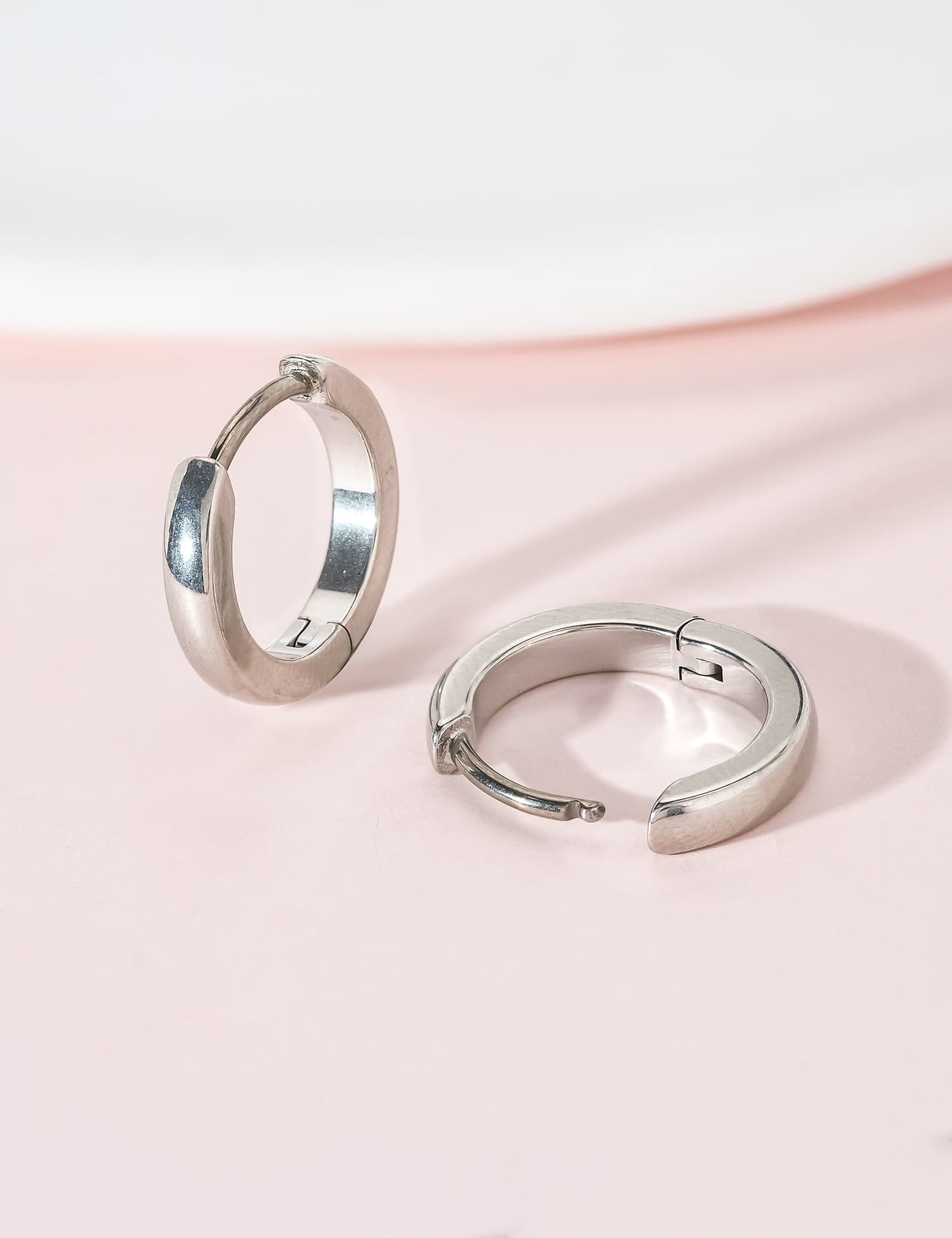 Orecchini cerchio huggie in titanio puro G23 ipoallergenico Limerencia per donna, adatti orecchie sensibili (10 millimetri)
