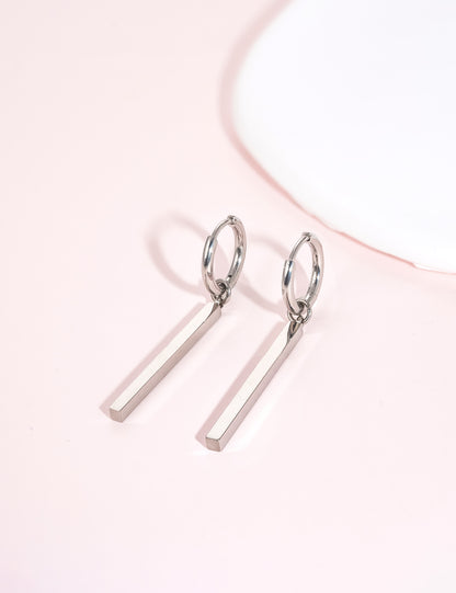 Boucles d'oreilles Huggie pendantes légères à tige en titane pur hypoallergénique Limerencia pour femme | Barre verticale, croix, lune, éclair | Boucles d'oreilles délicates (Barres verticales)
