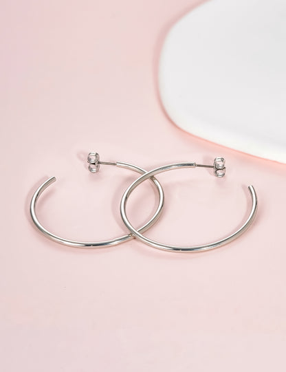 Limerencia Hypoallergene G23 Reiner Titan Große Offene C-Creolen, F136 Leichte Zirkonia-Cuff-Huggie-Ohrringe für Frauen mit empfindlichen Ohren (45mm Dünne Runde Creolen, Silber)
