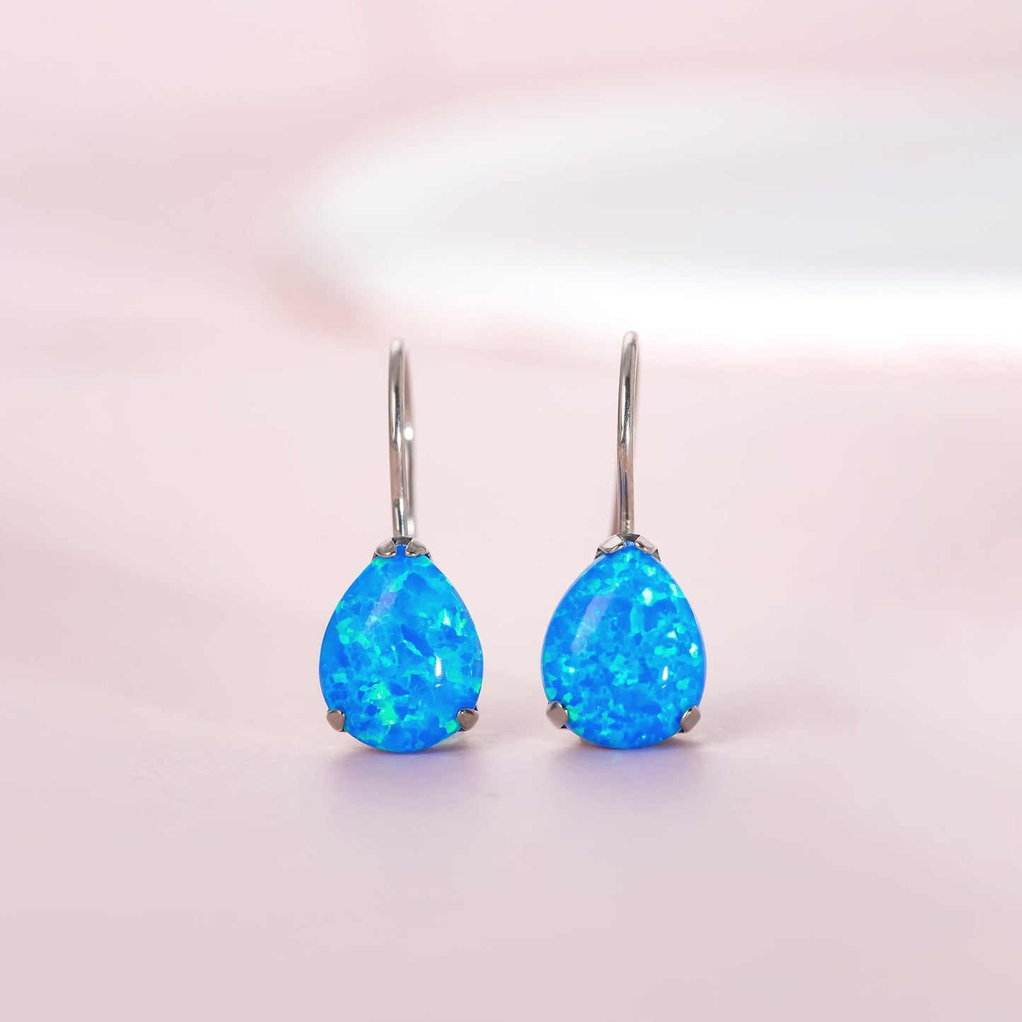 Boucles d'oreilles anneaux pendantes en titane pur hypoallergénique à zircon cubique Limerencia, boucles pendantes légères goutte d'eau en zircon cubique / opale pour femmes aux oreilles sensibles (Goutte d'eau, Opale bleue)