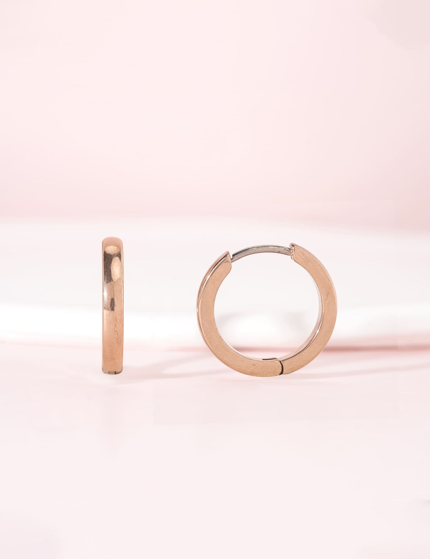 Orecchini cerchio huggie in titanio puro G23 ipoallergenico Limerencia da donna, ideali per orecchie sensibili (12 millimetri)