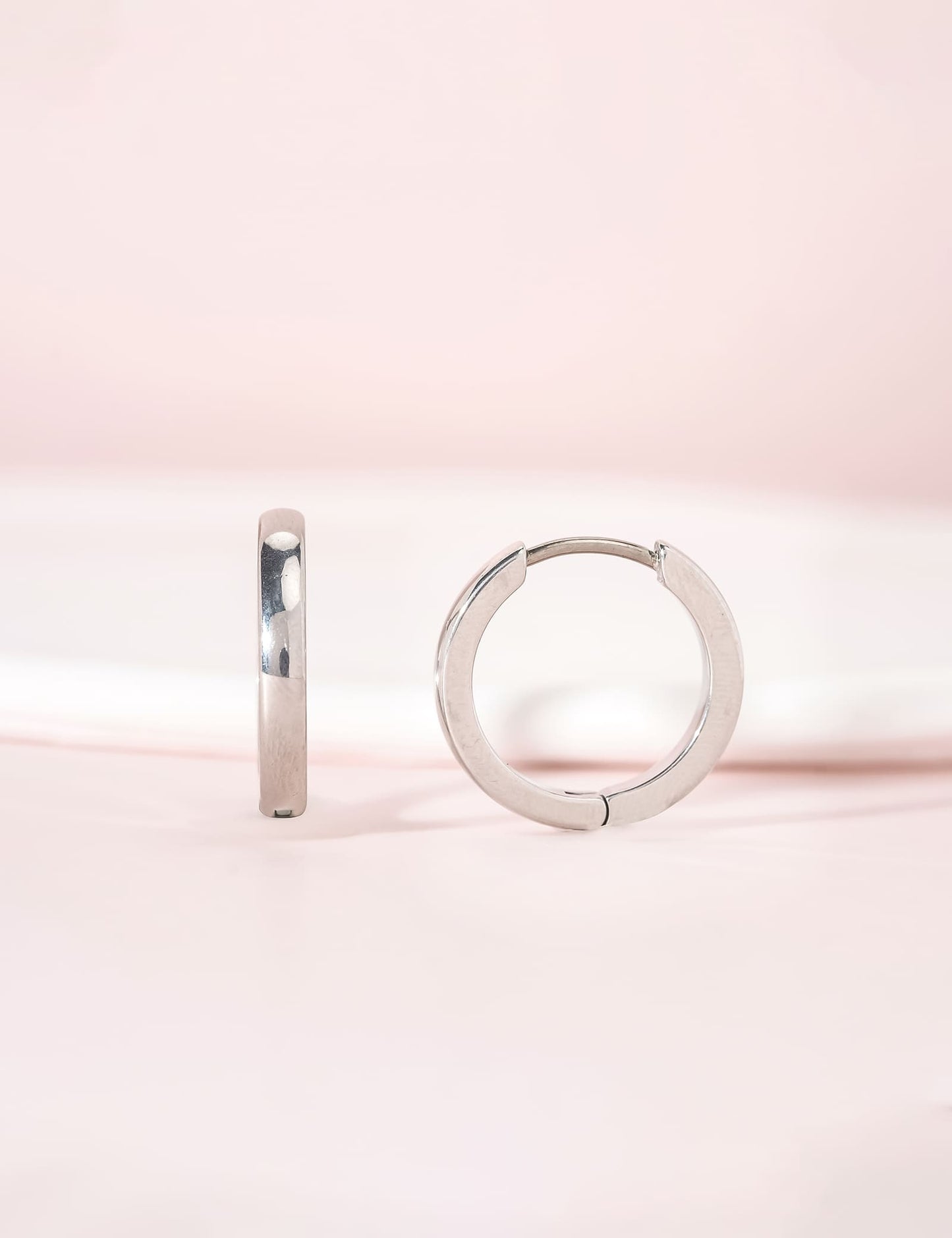 Orecchini cerchio huggie in titanio puro G23 ipoallergenico Limerencia da donna, ideali per orecchie sensibili (12 millimetri)