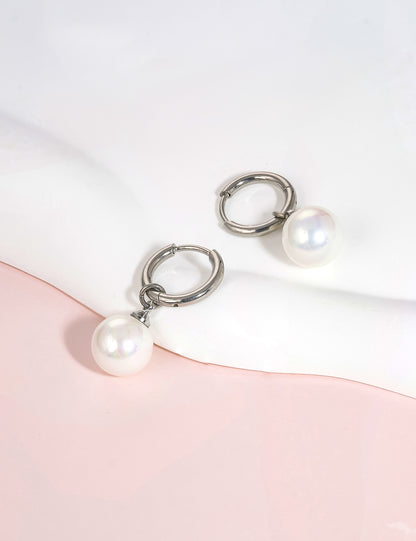 Limerencia Pendientes Hipoalergénicos de Titanio Puro con Postes Ligeros Colgantes Huggie para Mujer | Barra Vertical, Cruz, Luna, Rayo | Pendientes Delicados (Perla de 10 mm)