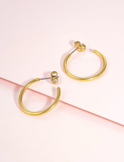 Limerencia Boucles d'oreilles anneau C ouvert grand en titane pur G23 hypoallergénique, boucles huggie cuff légères en titane F136 serties de zircon cubique pour femmes aux oreilles sensibles (anneau rond fin 20 mm, couleur argentée)