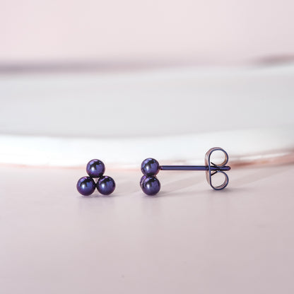 Limerencia G23 Aretes Hipoalergénicos de Titanio Puro | Pequeños Aretes de Bola Trinity | Minimalistas, Grado de Implante F136 | Adecuados para Orejas Sensibles Joyería Delicada (6mm, Plata)