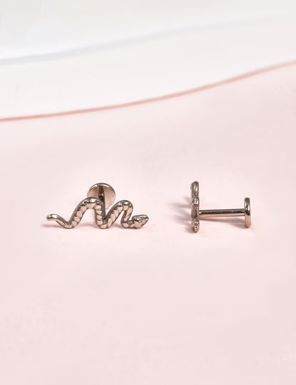 Limerencia G23 低アレルギー 18G フラットバックスタッドピアス
F136 インプラントグレード チタン製 ネジなしプッシュ式
軟骨・ヘリックス・ラブレット・リップ・モンロー・トラガス ピアス - スネーク（蛇モチーフ）