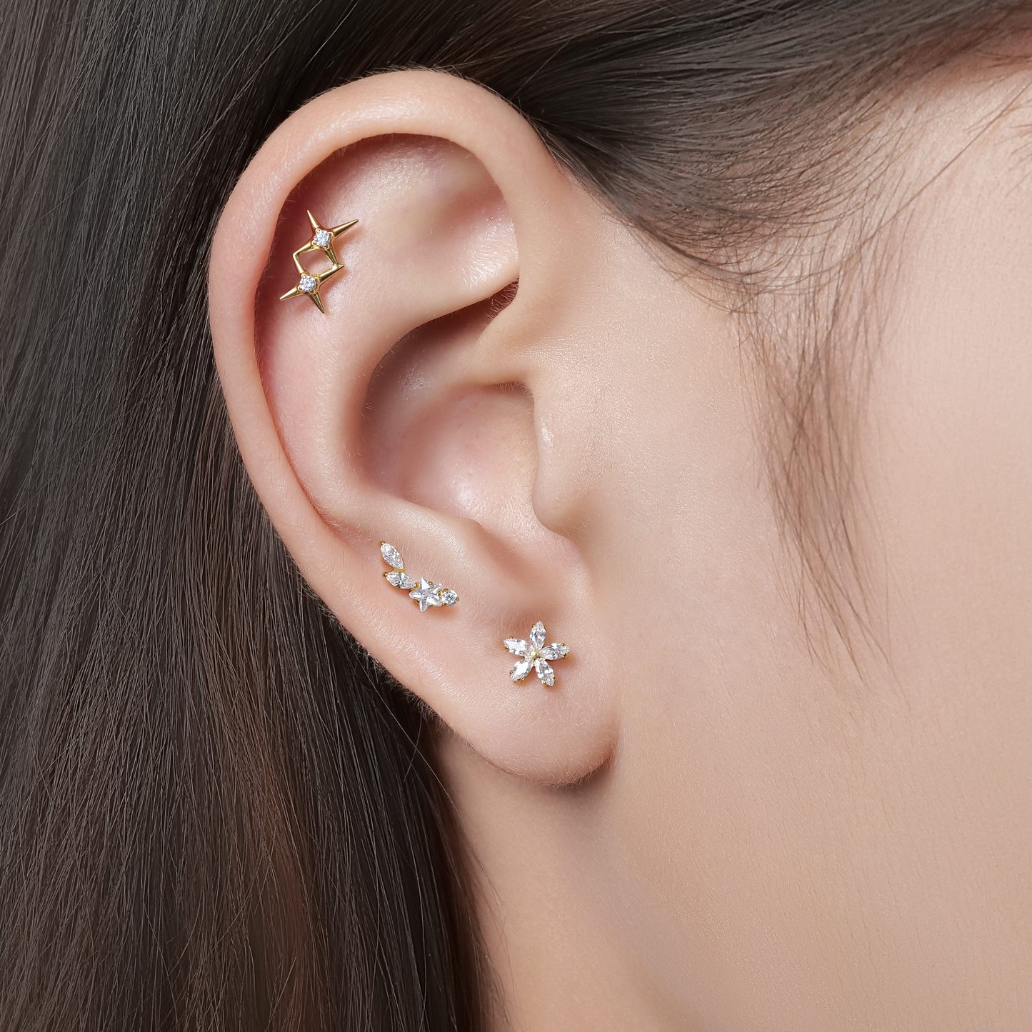 Limerencia 18G Titan-Körperschmuck, Innengewinde-Flachrücken-Ohrstecker für Tragus, Helix, Knorpel, Conch und Medusa, unisex, 1 Stück mit Kreuz-Zirkoniabesatz