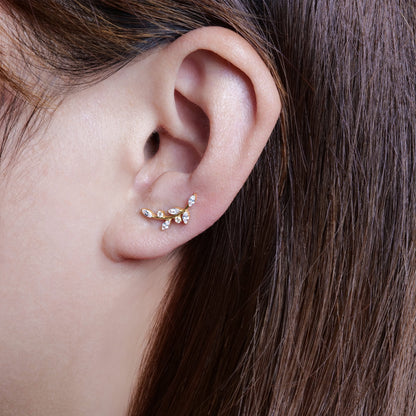 Orecchini scalatori in titanio F136 Limerencia con zircone ipoallergenici, borchie filettate internamente fondo piatto 18G, gioielli piercing per trago, elica, conca e cartilagine femminili (Modello J)