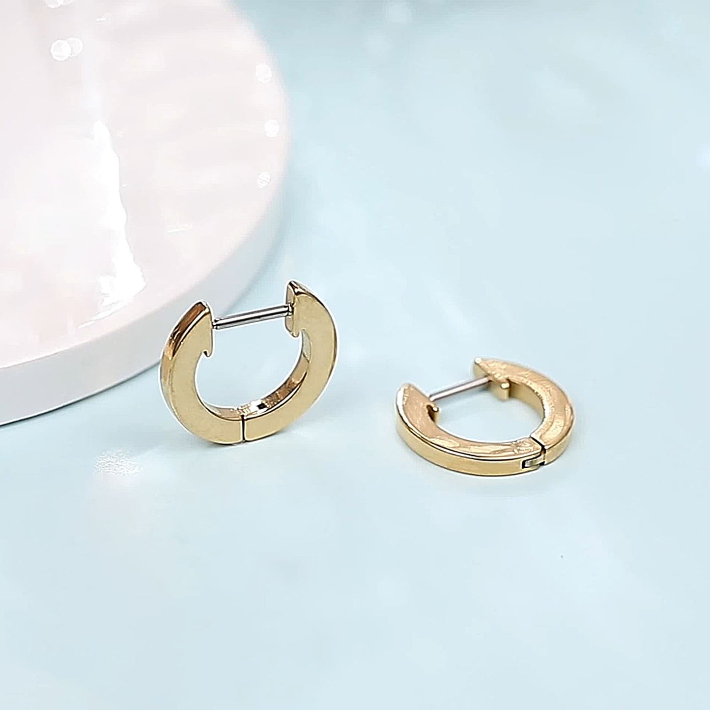 Orecchini cerchio Huggie in titanio puro G23 Limerencia ipoallergenici, ideali per donne con orecchie sensibili 