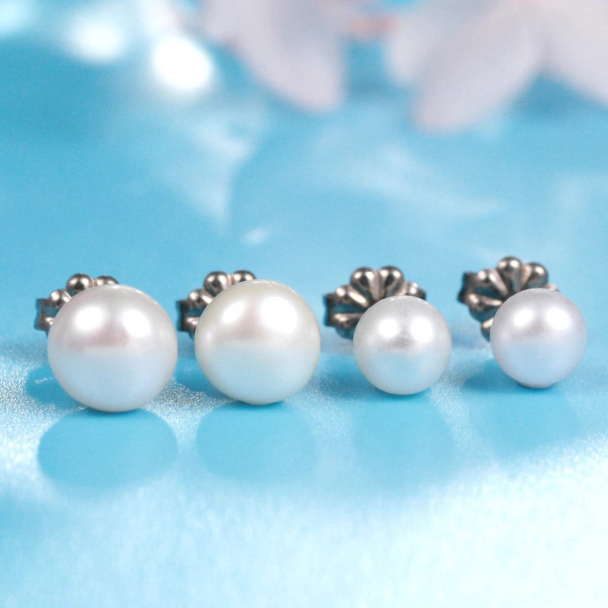 Pearl Earrings for Women, Hypoallergenic Titanium Pearl Stud Earrings for Sensitive Ear, Elegant Jewelry Gift  for Birthday Anniversary Wedding Daily Wear