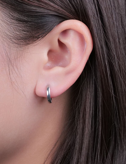 Orecchini cerchio huggie in titanio puro G23 ipoallergenico Limerencia per donna, adatti orecchie sensibili (10 millimetri)