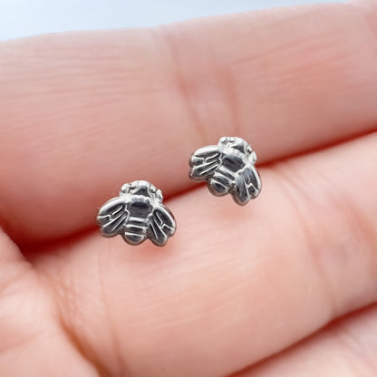 Limerencia Hypoallergene G23 Ohrstecker aus reinem Titan, kleine Bienen-Ohrstecker, F136 Implantat-Titan-Ohrstecker, geeignet für Frauen mit empfindlichen Ohren (Gold)