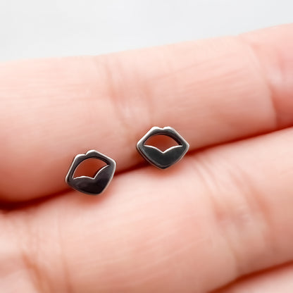 Limerencia Hypoallergene G23 Ohrringe aus reinem Titan, sicher für empfindliche Ohren, niedliche Tiersilhouetten, F136 Implantat-Titan für Damen (Lippen, Titan)