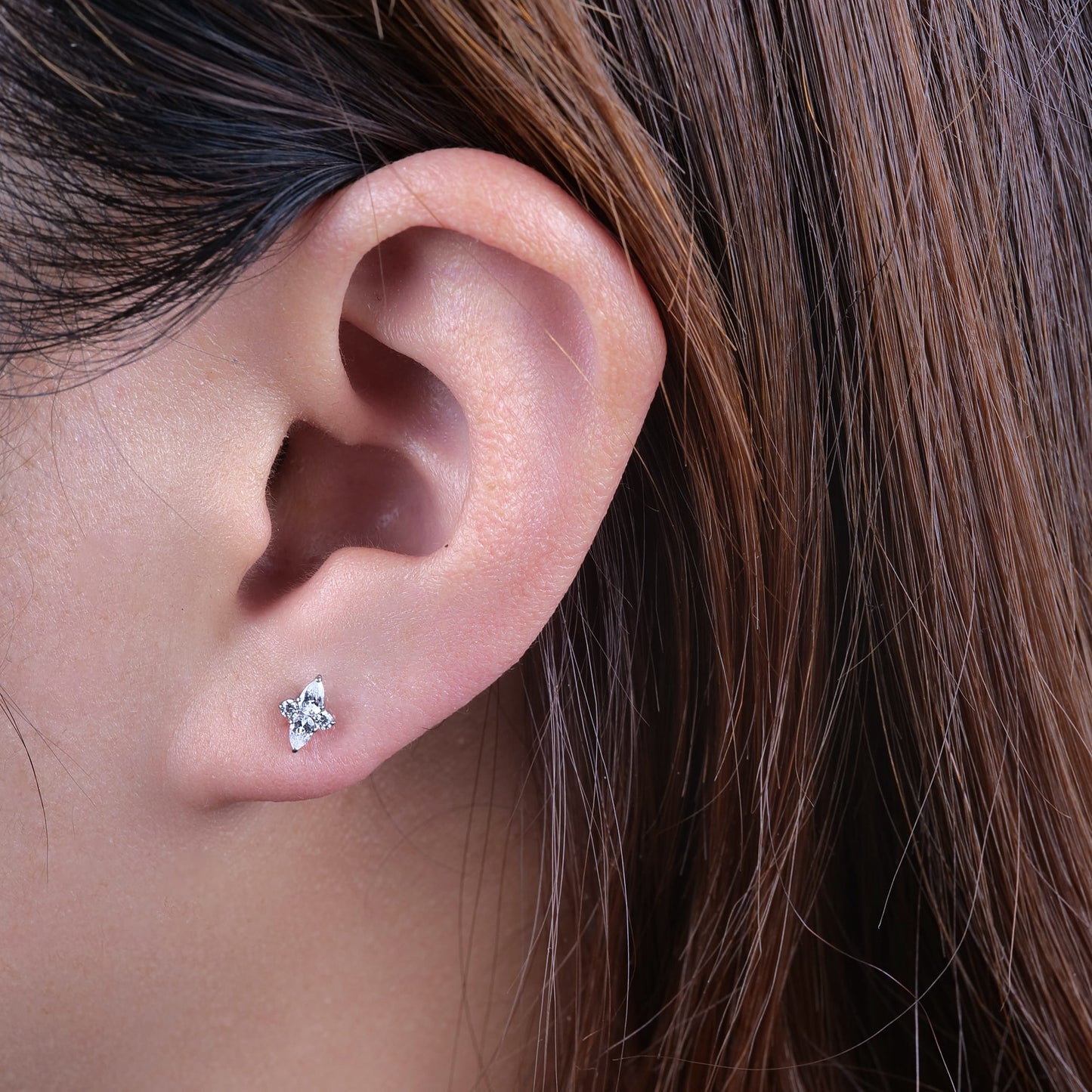 Pendientes de titanio G23 hipoalergénicos Limerencia con rosca posterior para trago, poste de piercing F136 calibre 20 para orejas sensibles, cartílago (cometa)