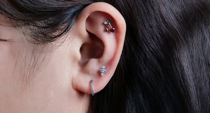 Limerencia Hypoallergene G23 Implantatqualität Titan Schraubverschluss Ohrringe Tragus 20G Helix F136 Piercingstecker für empfindliche Ohren Knorpel (rote Kirsche)