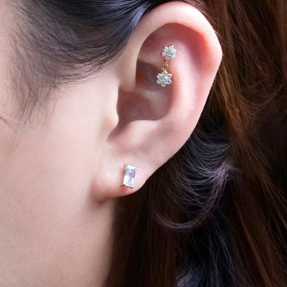 Limerencia Gioielli per Piercing in Titanio F136 Ipoallergenico, Orecchini Climber Crawler a Perno Retro Piatto con Filettatura Interna Grado Implantare 18G 6mm 8mm 10mm per Cartilagine, Trago, Elice, Conchiglia (Fiore 1 Pezzo)