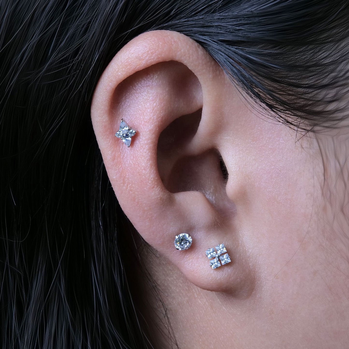 Pendientes de titanio G23 hipoalergénicos Limerencia con rosca posterior para trago, poste de piercing F136 calibre 20 para orejas sensibles, cartílago (cometa)