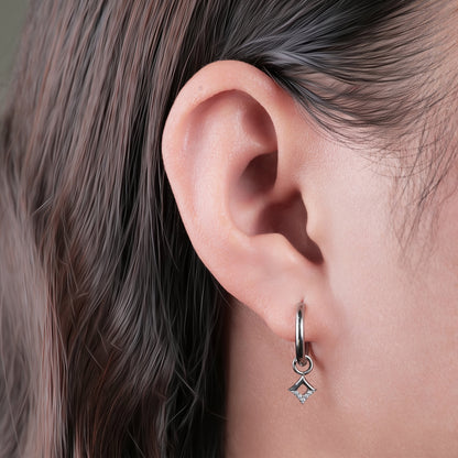 Limerencia Pendientes Colgantes Hipoalergénicos de Titanio Puro Ligero Tipo Huggie para Mujer, Barra Vertical, Cruz, Luna, Rayo, Pendientes Delicados (Circonita Cúbica Cuadrada)