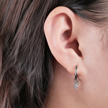 Limerencia Hypoallergene Ohrringe für Damen aus reinem Titan, leichte baumelnde Creolen, vertikaler Stab, Kreuz, Mond, Blitz, zierliche Ohrringe (Mond)