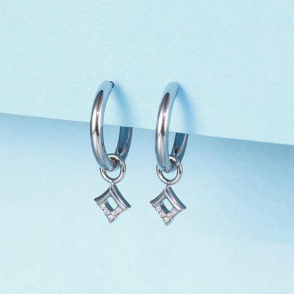 Orecchini huggie pendenti leggeri in titanio puro ipoallergenico Limerencia da donna, modelli barra verticale, croce, luna e fulmine, orecchini delicati con zircone quadrato