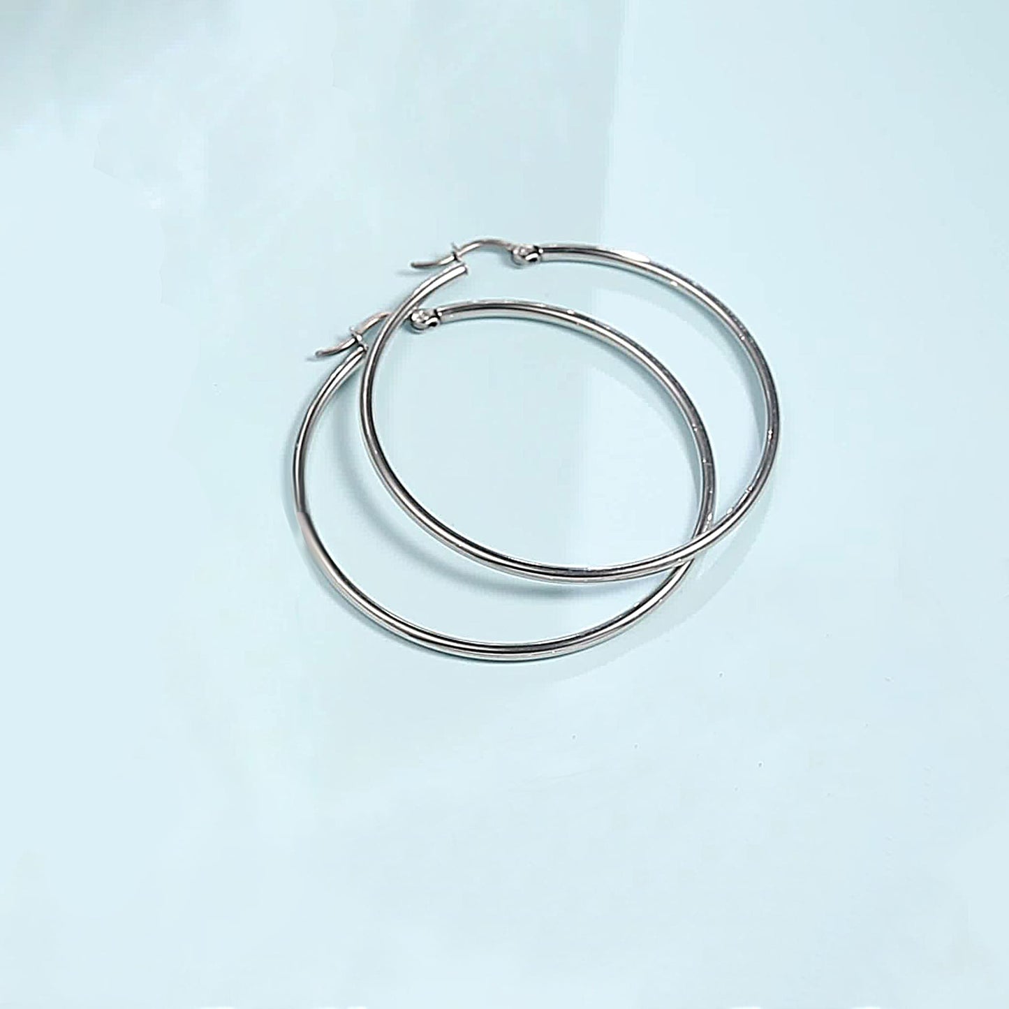 TitanHeart Titan-Creolen Hypoallergen – Reines Implantat-Titan G23 Leichte Große Creolen für Damen mit empfindlichen Ohren 