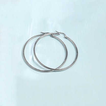 Boucles d'oreilles anneaux en titane TitanHeart hypoallergéniques - Grand anneau léger en titane pur médical grade G23 pour femmes aux oreilles sensibles (30mm)