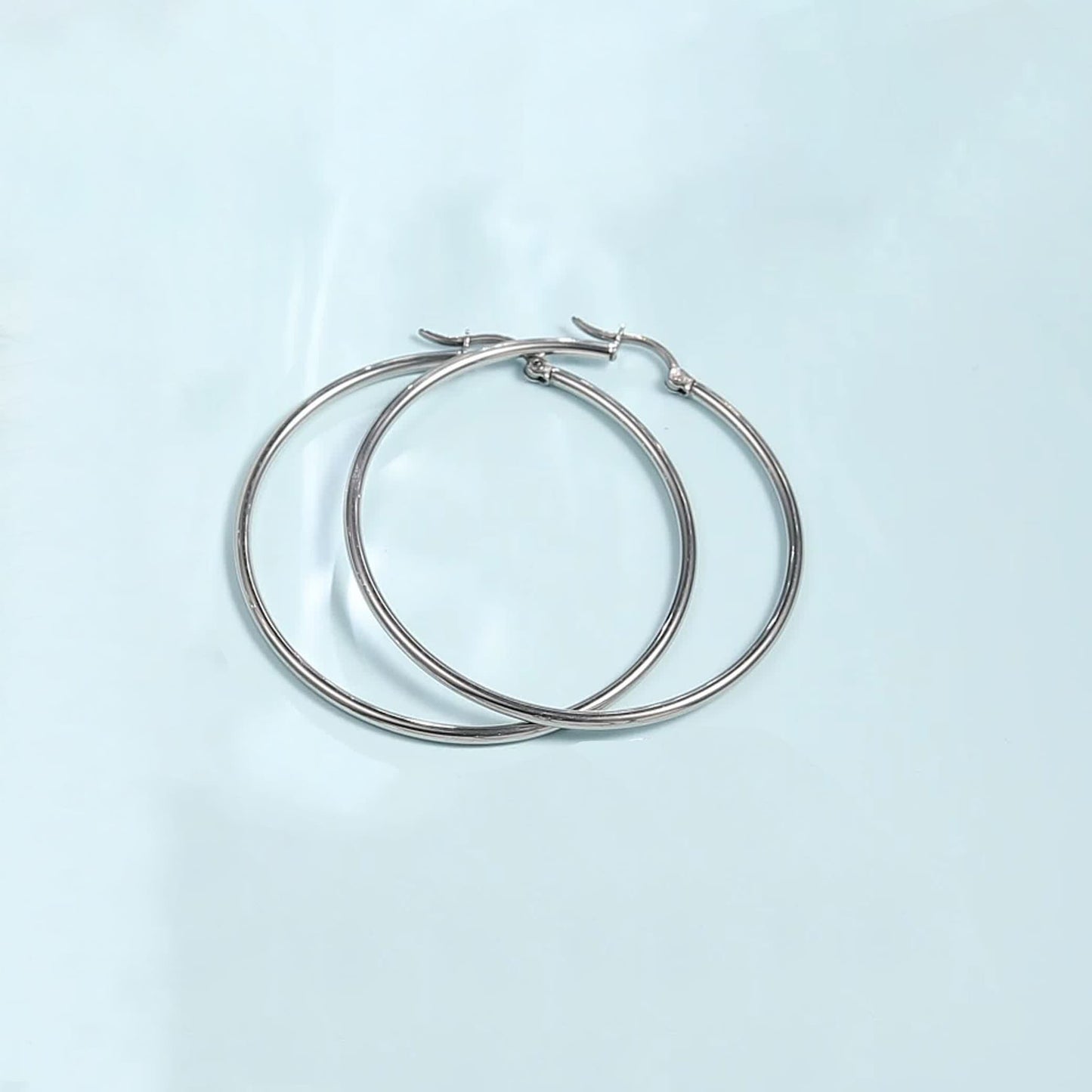 TitanHeart Titan-Creolen Hypoallergen – Reines Implantat-Titan G23 Leichte Große Creolen für Damen mit empfindlichen Ohren 
