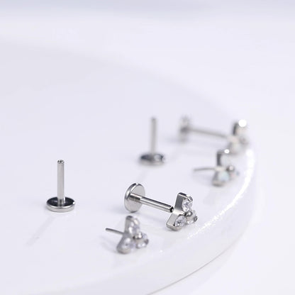 Limerencia G23 低アレルギー 18G フラットバックスタッドピアス
F136 インプラントグレードチタン ネジなしワンタッチ式
軟骨・ヘリックス・ラブレット・リップ・モンロー・トラガス ピアス - トリニティ CZ
