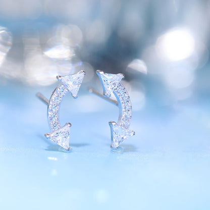 Clous d'Oreilles à Flèche Double Limerencia en Titane Pur Grade Implantable F136 G23, Petits Clous Délicats à Zircone Cubique Hypoallergéniques pour Femmes aux Oreilles Sensibles