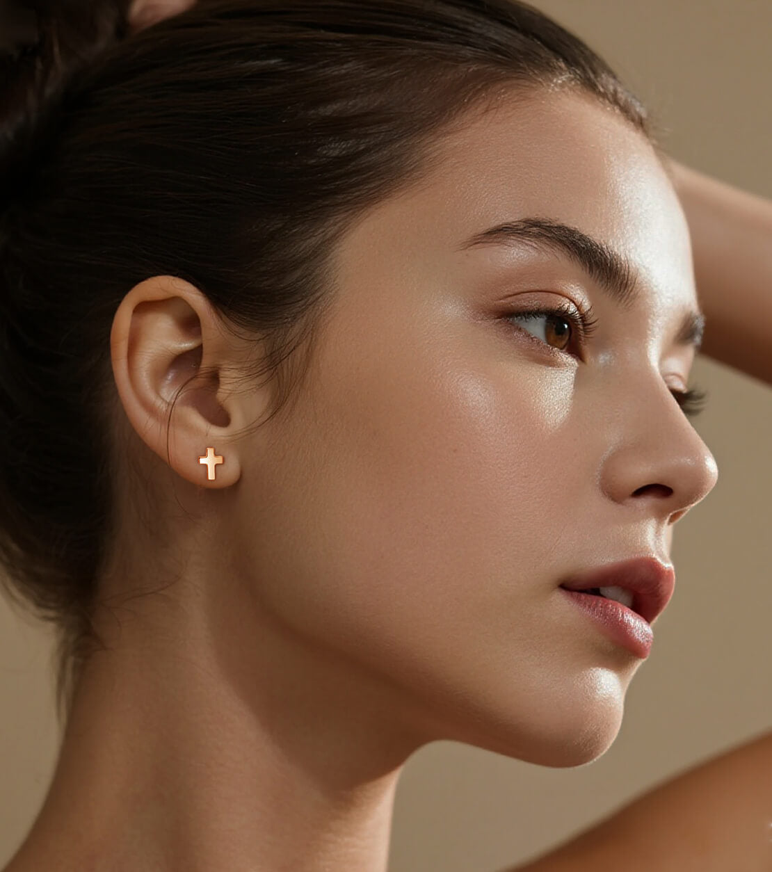 Pendientes de titanio Limerencia, pendientes hipoalergénicos para hombre y mujer con oídos sensibles, joyería minimalista, pendientes cruz planos para cartílago, diseño cruz