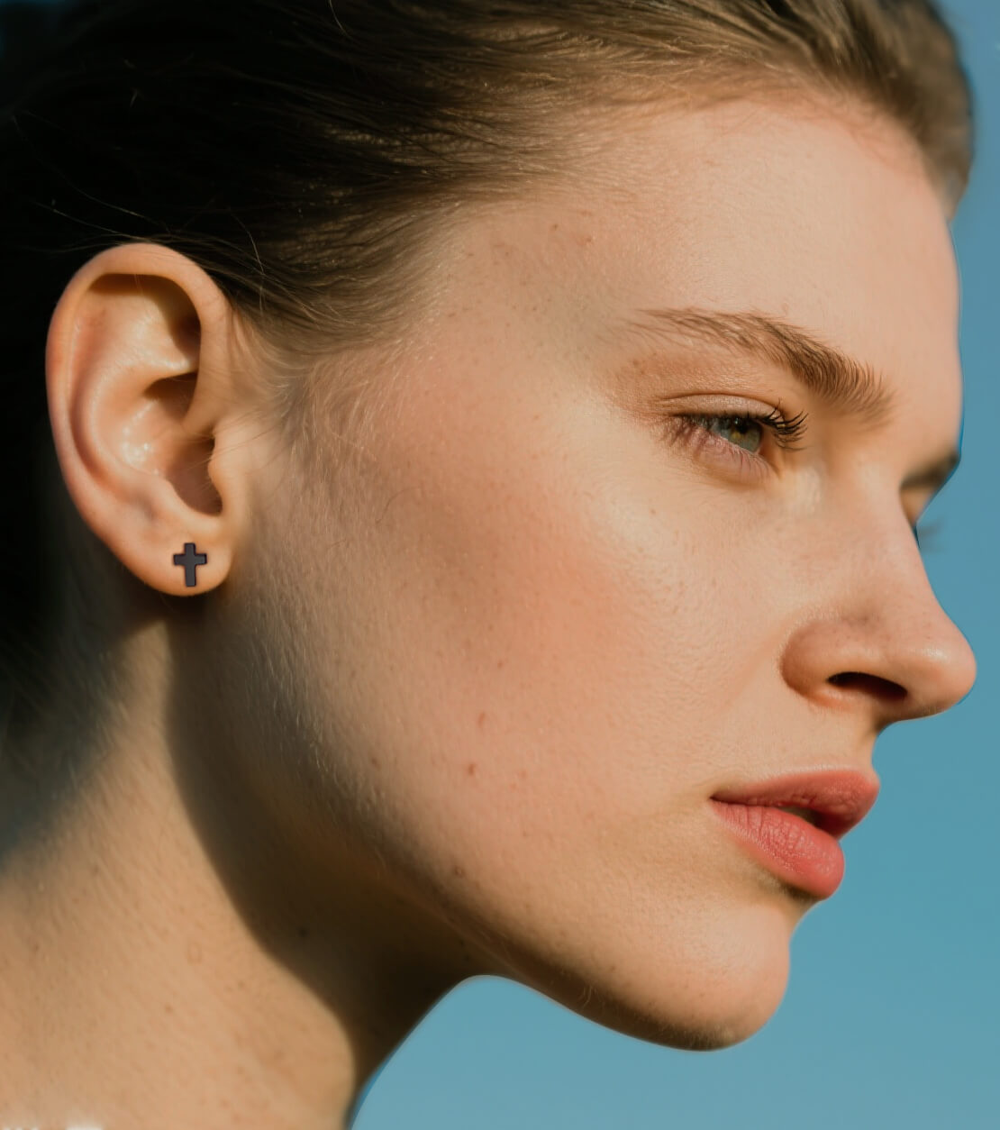 Pendientes de titanio Limerencia, pendientes hipoalergénicos para hombre y mujer con oídos sensibles, joyería minimalista, pendientes cruz planos para cartílago, diseño cruz