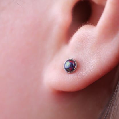 Limerencia Ohrringe aus reinem Titan, hypoallergen | Opal-Ohrstecker | Minimalistisch, Implantatqualität | Für empfindliche Ohren, filigraner Schmuck