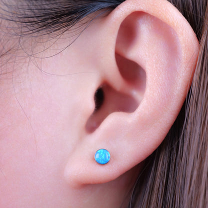Limerencia Ohrringe aus reinem Titan, hypoallergen | Opal-Ohrstecker | Minimalistisch, Implantatqualität | Für empfindliche Ohren, filigraner Schmuck