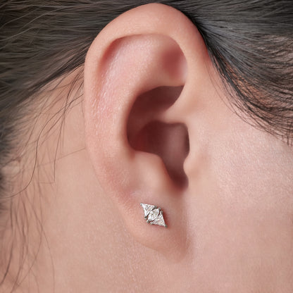 Limerencia Hypoallergene G23 Implantatgrad Titan Schraubverschluss Ohrringe Tragus 20G Helix F136 Piercingstecker für empfindliche Ohren Knorpel (Diamant)