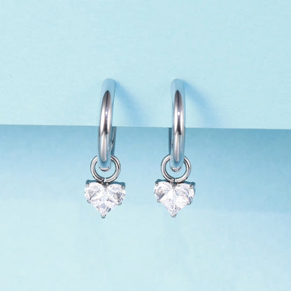 Limerencia Hipoalergénicos Postes de Titanio Puro Ligeros Aretes Largos Huggie para Mujeres, Barra Vertical, Cruz, Luna, Rayo, Aretes Delicados (Corazón CZ)