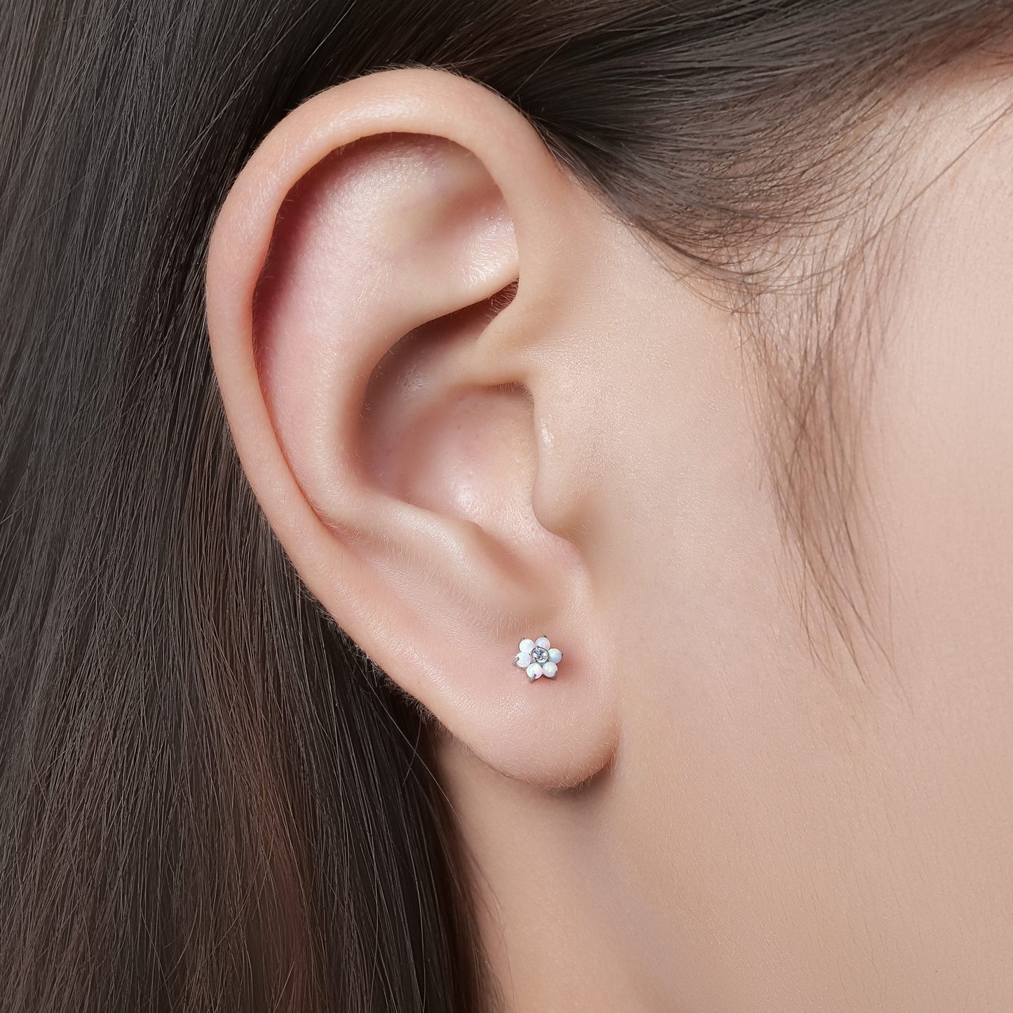 Piercing corporal de titanio Limerencia calibre 18G, 2 unidades clavos hipoalergénicos rosca interna respaldo plano para trago, nariz, hélice, concha, labio y labret, piercing cartílago unisex, diseño flor