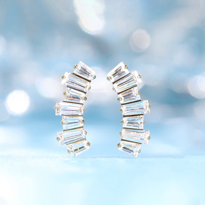 Pendientes Limerencia F136 de titanio puro hipoalergénico de grado implante, pequeños y delicados de circonita cúbica G23 para orejas sensibles de mujer (Climber Crawler)
