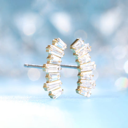 Pendientes Limerencia F136 de titanio puro hipoalergénico de grado implante, pequeños y delicados de circonita cúbica G23 para orejas sensibles de mujer (Climber Crawler)