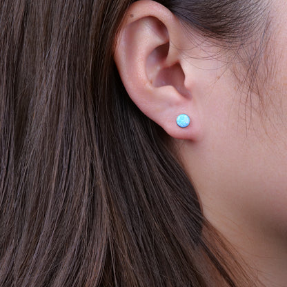 Limerencia Ohrringe aus reinem Titan, hypoallergen | Opal-Ohrstecker | Minimalistisch, Implantatqualität | Für empfindliche Ohren, filigraner Schmuck